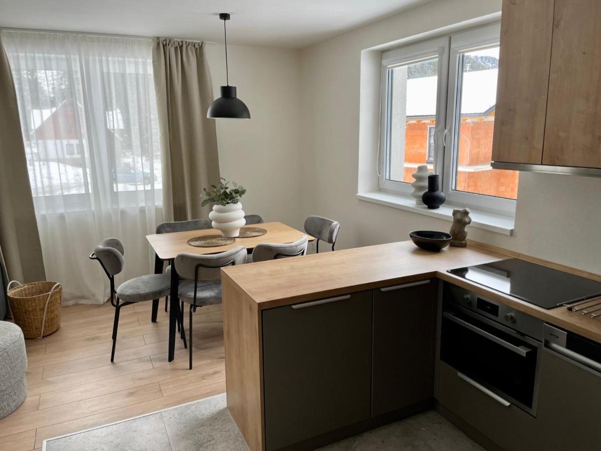Apartmany Kellov Dom เดมานอฟสกา โดลินา ภายนอก รูปภาพ