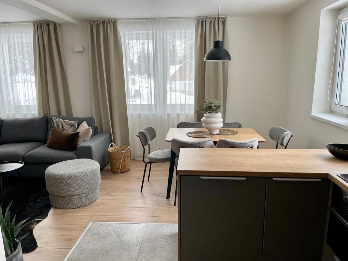 Apartmany Kellov Dom เดมานอฟสกา โดลินา ภายนอก รูปภาพ