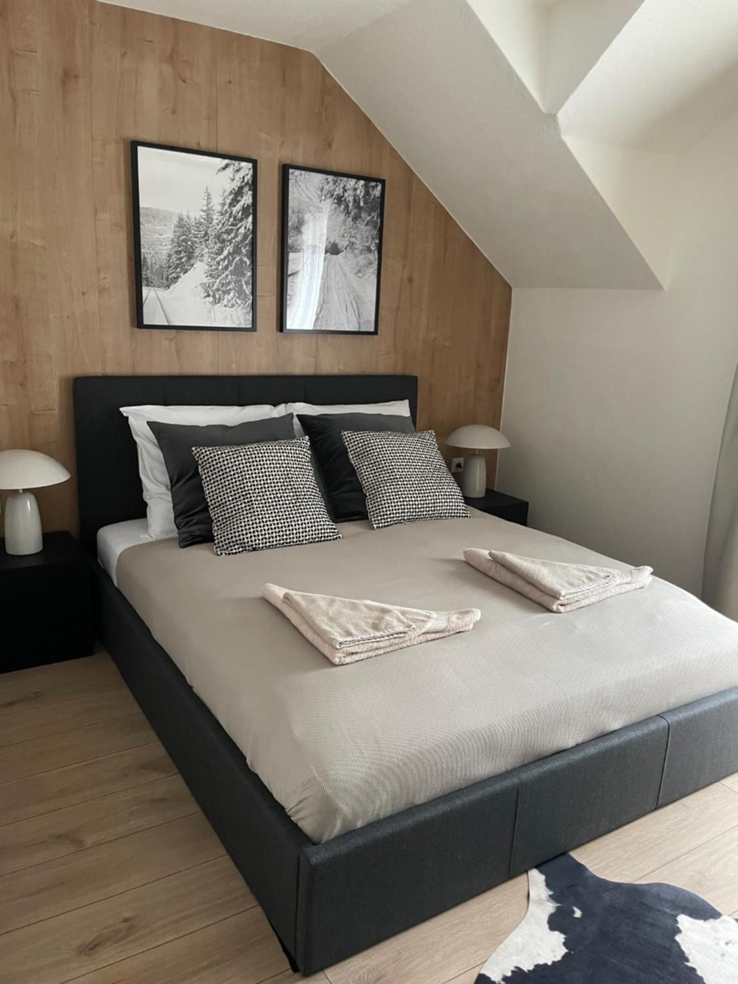 Apartmany Kellov Dom เดมานอฟสกา โดลินา ภายนอก รูปภาพ