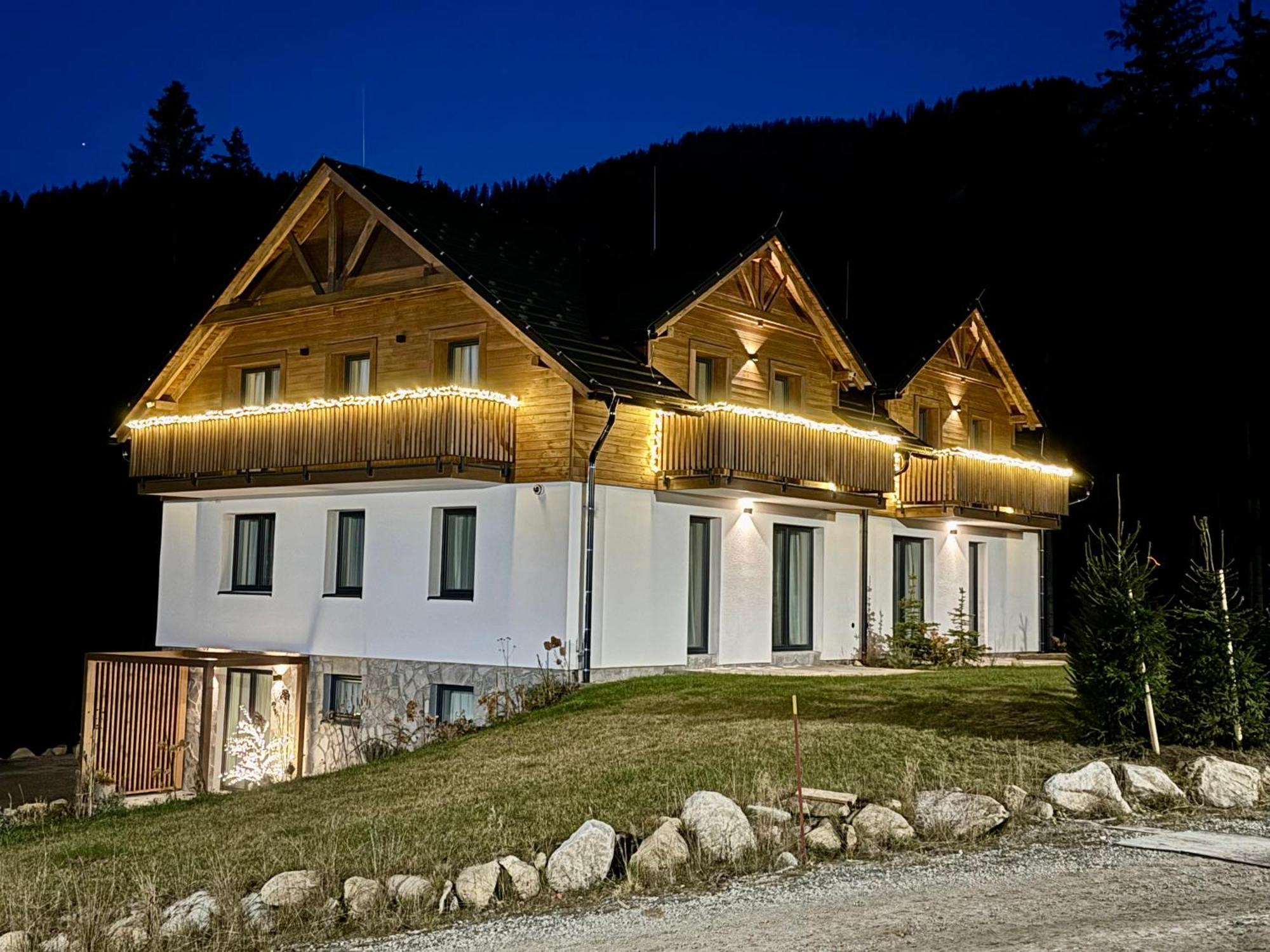 Apartmany Kellov Dom เดมานอฟสกา โดลินา ภายนอก รูปภาพ